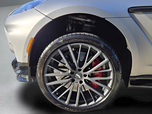 2024 Aston Martin DBX 707