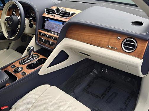 2023 Bentley Bentayga Azure