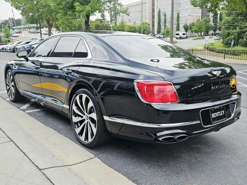 2022 Bentley Flying Spur V8