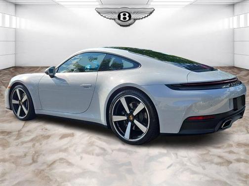 2025 Porsche 911 Carrera