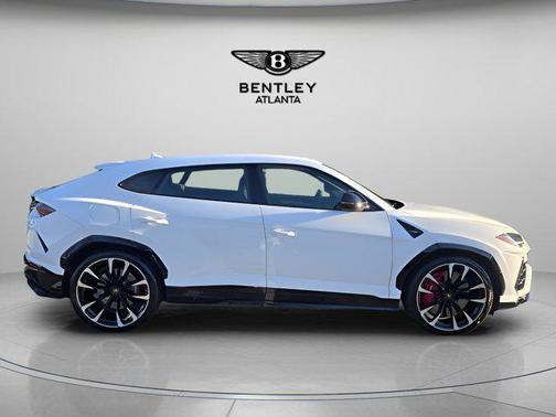 2022 Lamborghini Urus Graphite Capsule