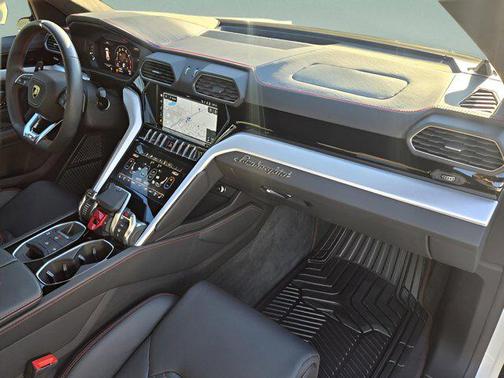 2022 Lamborghini Urus Graphite Capsule