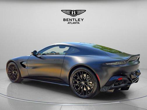 2022 Aston Martin Vantage Base