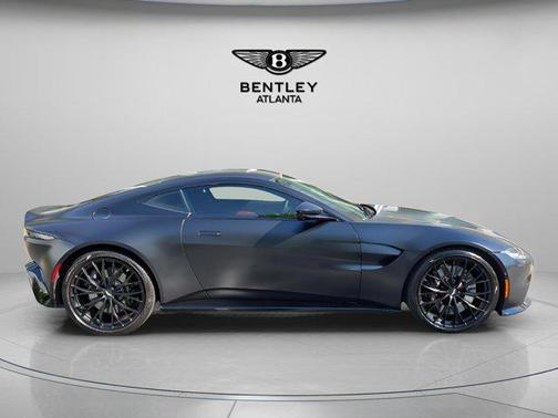 2022 Aston Martin Vantage Base