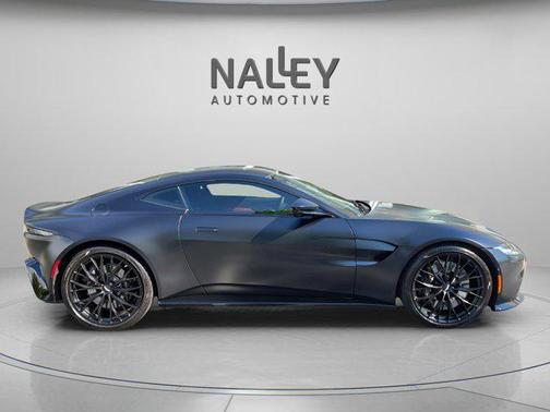 2022 Aston Martin Vantage Base