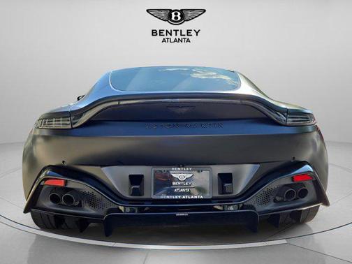 2022 Aston Martin Vantage Base