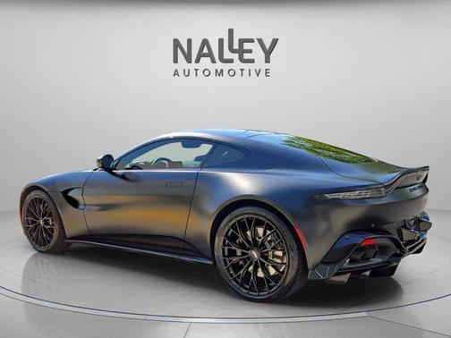 2022 Aston Martin Vantage Base
