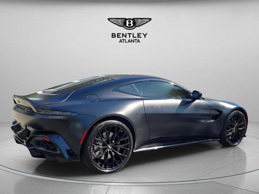 2022 Aston Martin Vantage Base