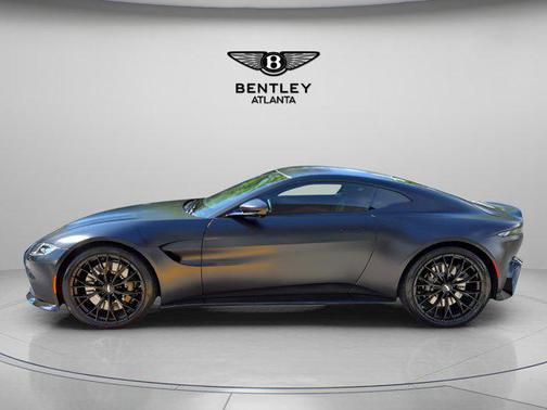2022 Aston Martin Vantage Base
