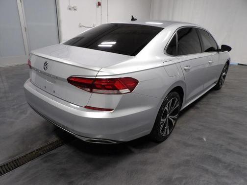 2021 Volkswagen Passat 2.0T SE