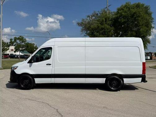 2022 Mercedes-Benz Sprinter 2500 HIGH ROOF W/170 WB