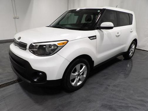 White 2019 Kia Soul Base