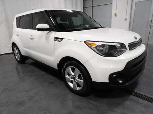 White 2019 Kia Soul Base