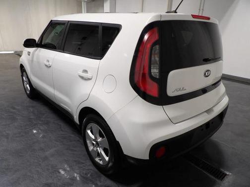 White 2019 Kia Soul Base