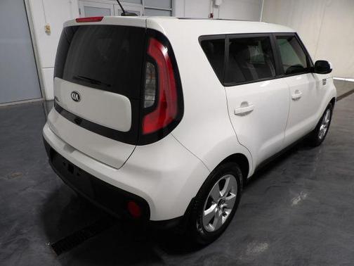 White 2019 Kia Soul Base