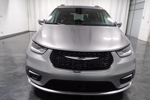 2021 Chrysler Pacifica Touring-L