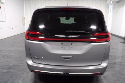 2021 Chrysler Pacifica Touring-L