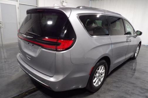 2021 Chrysler Pacifica Touring-L
