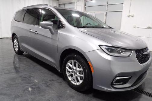 2021 Chrysler Pacifica Touring-L