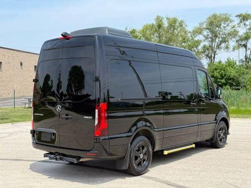 2022 Mercedes-Benz Sprinter 2500 144 WB Standard Roof Passenger
