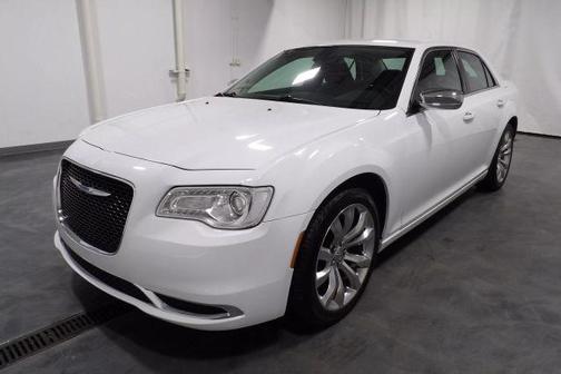 2019 Chrysler 300 Touring