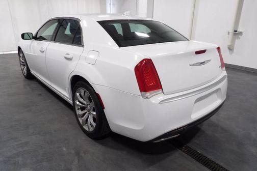 2019 Chrysler 300 Touring