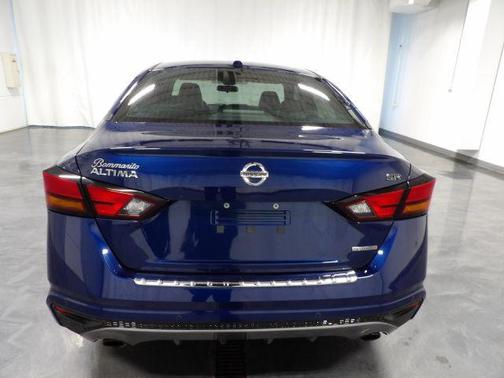 2022 Nissan Altima 2.0 SR