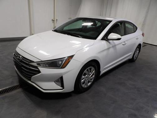 White 2020 Hyundai ELANTRA SE