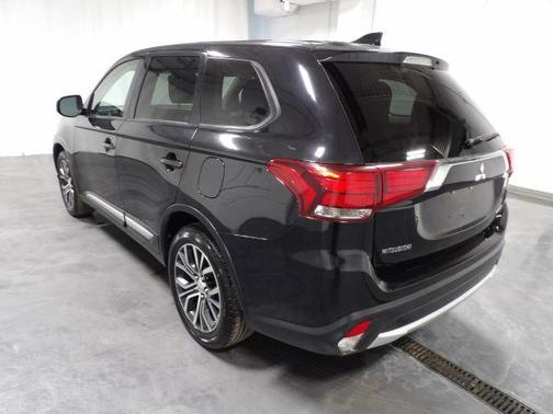 2018 Mitsubishi Outlander ES