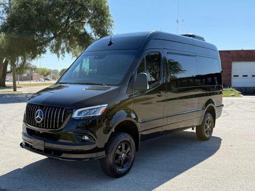 2023 Mercedes-Benz Sprinter 2500 144 WB Standard Roof Passenger