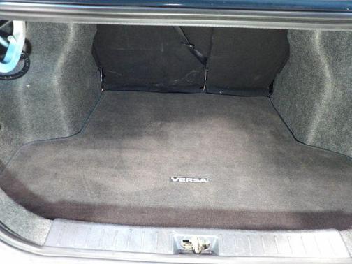 Aspen White 2021 Nissan Versa 1.6 SV