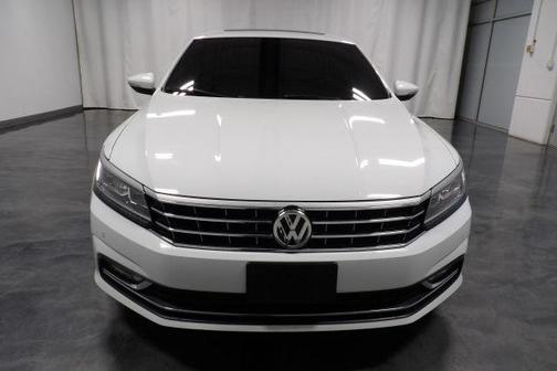 2018 Volkswagen Passat 2.0T SEL Premium