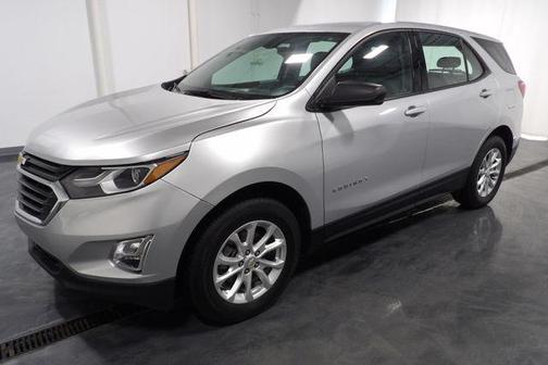 Photo 4 of 24 of 2019 Chevrolet Equinox LS