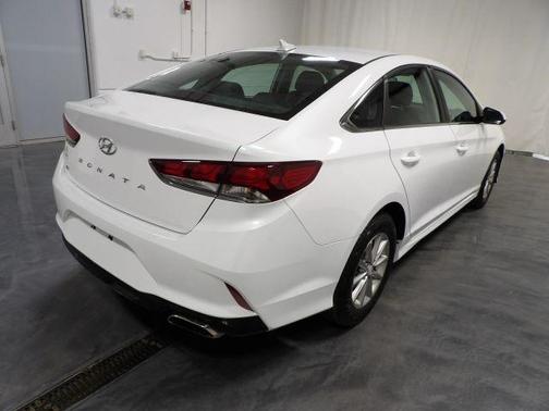Quartz White 2019 Hyundai SONATA SE