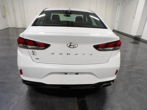 Quartz White 2019 Hyundai SONATA SE