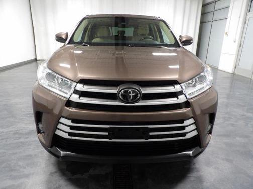 2017 Toyota Highlander LE