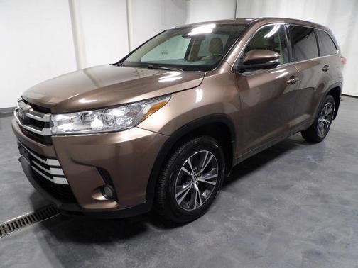 2017 Toyota Highlander LE