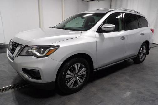 2020 Nissan Pathfinder S