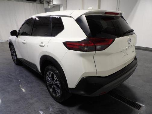 White 2021 Nissan Rogue SV