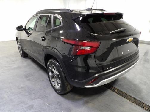 Black 2025 Chevrolet Trax LT