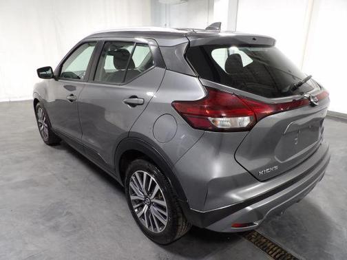 Gray 2021 Nissan Kicks SV
