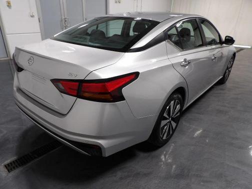 Silver 2021 Nissan Altima 2.5 SV