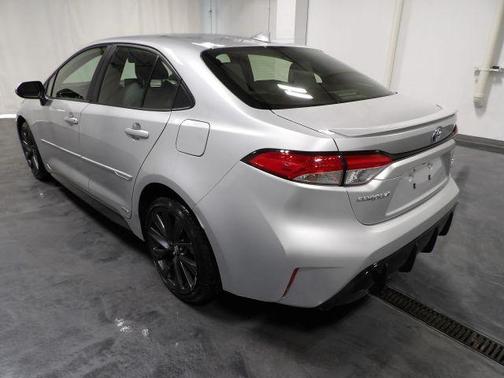 Silver 2024 Toyota Corolla Hybrid SE