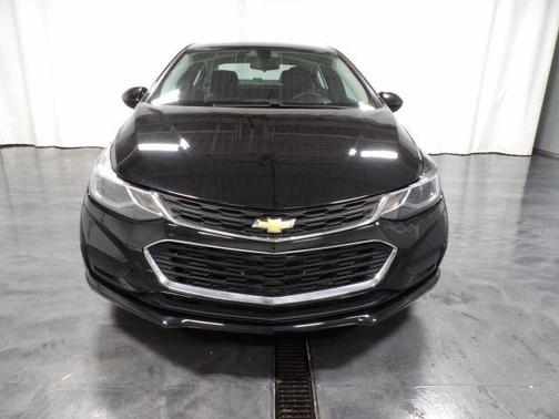 Black 2018 Chevrolet Cruze LT