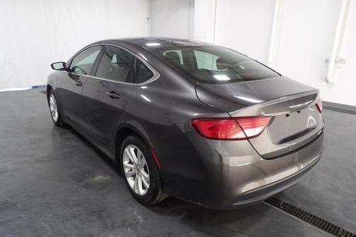 2017 Chrysler 200 LX
