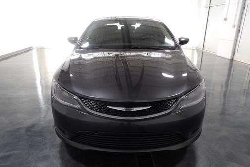 2017 Chrysler 200 LX
