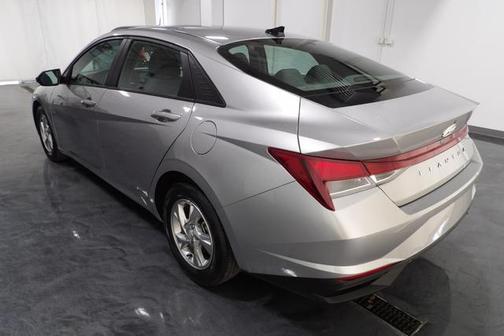 2021 Hyundai ELANTRA SE