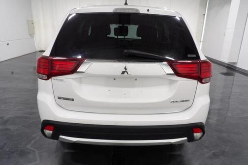 2016 Mitsubishi Outlander ES