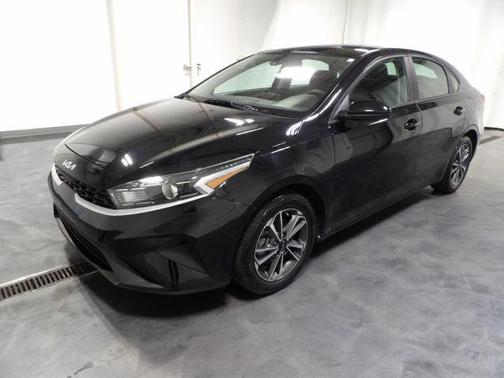 Black 2024 Kia Forte LXS
