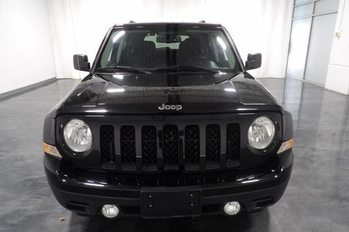 Photo 4 of 18 of 2016 Jeep Patriot Latitude